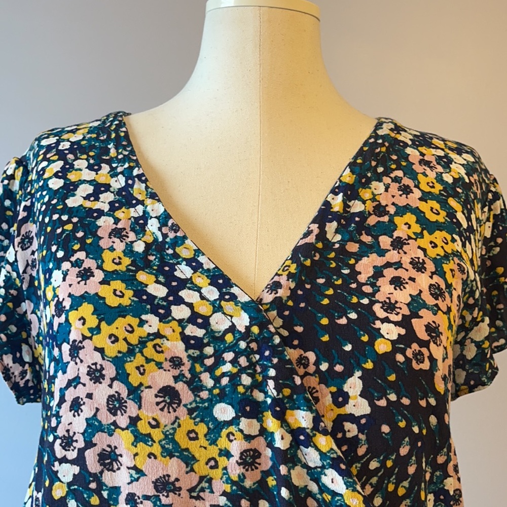 LOFT FLORAL ROMPER - Picture 4 of 10